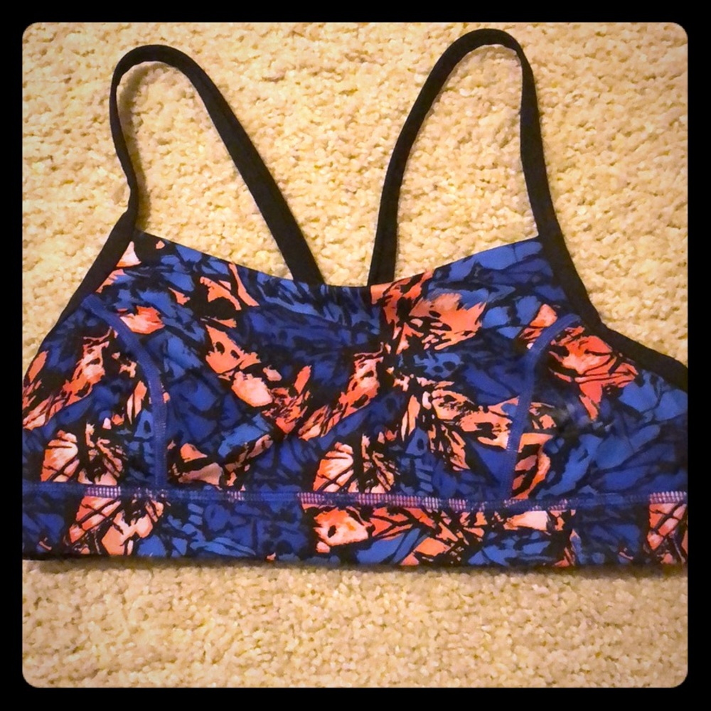 Lululemon sports bra